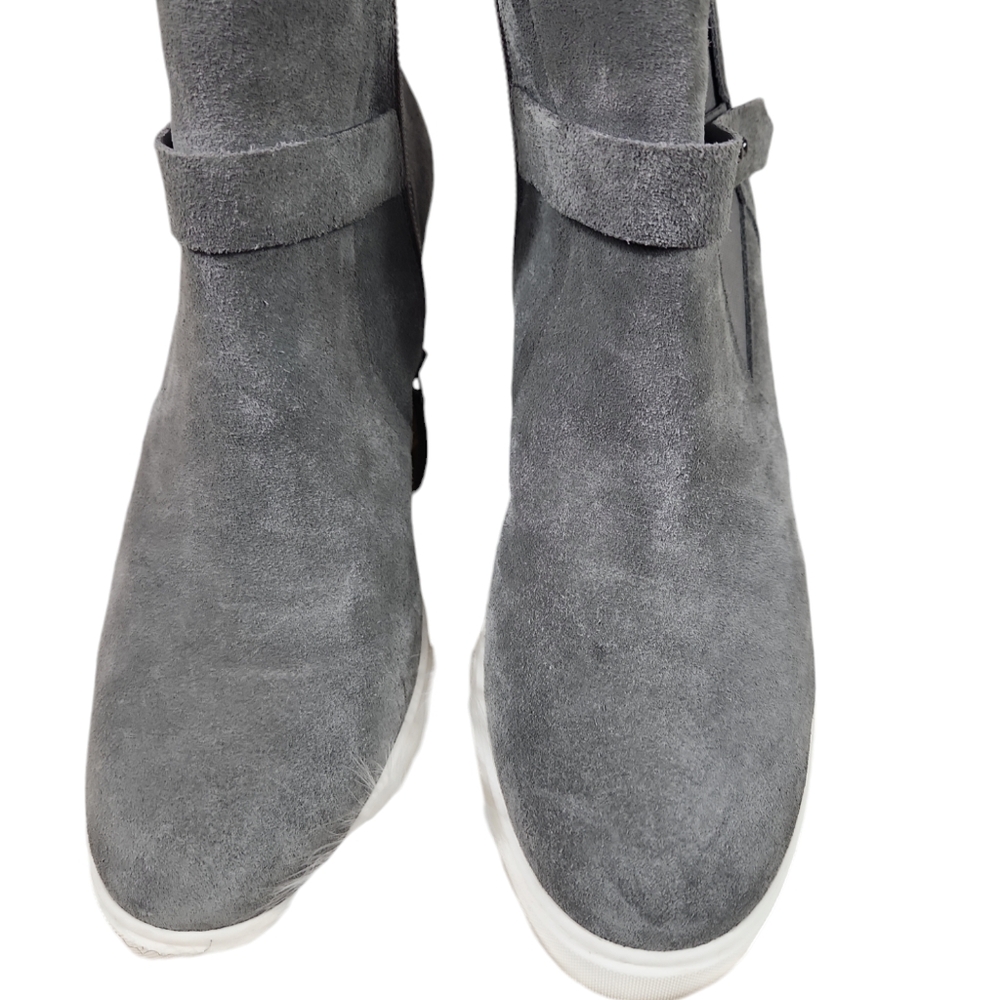 Linea Paolo, Woman's Gray suede wedge Sneaker Bootie, rarely worn, Size 10 - Picture 9 of 10